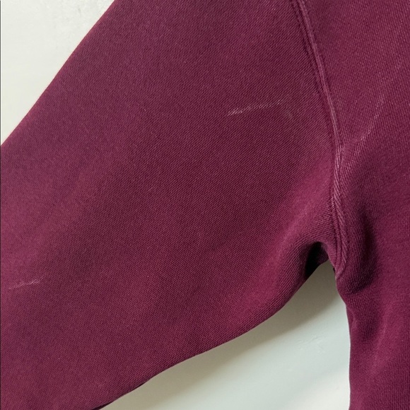 Warner Bros. Burgundy Tweety Crew Neck Sweater 90’s - Picture 2 of 3